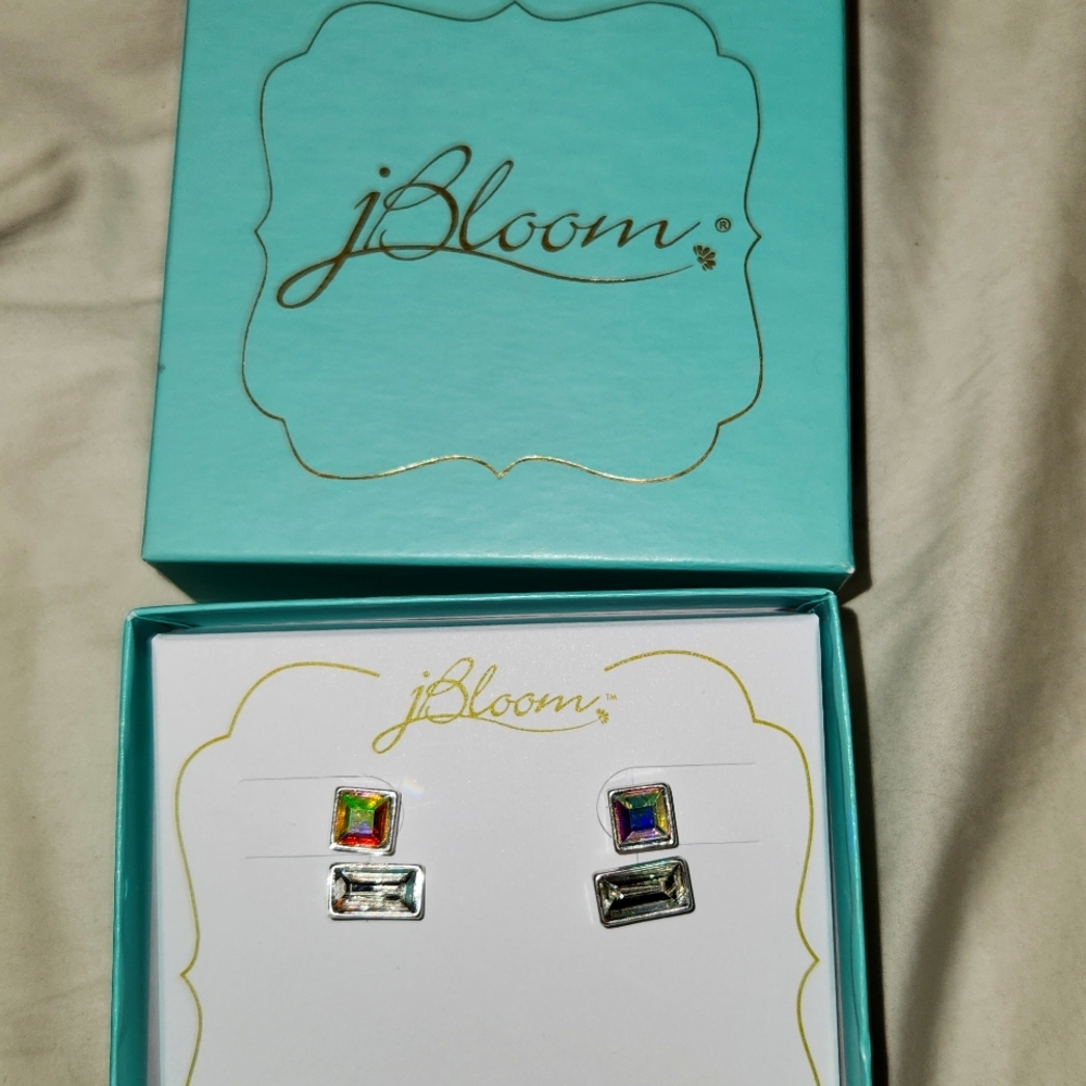 Two sets earings